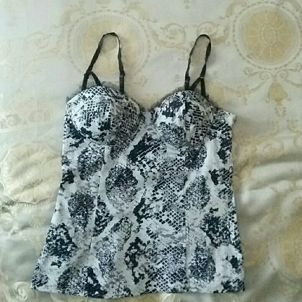 Guess beautiful top